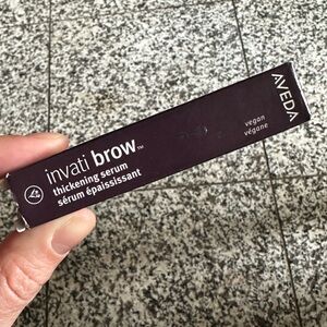 NWT INVATI BROW™ THICKENING SERUM